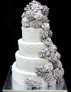 winter-wedding-cake-12